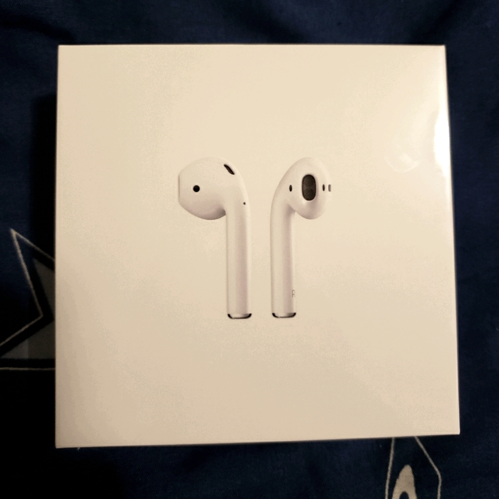 Apple Airpods ( 2nd Generation)